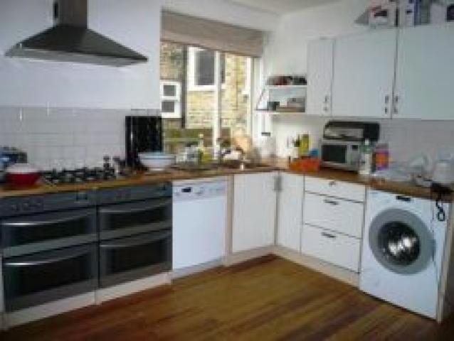 			5 Bedroom, 1 bath, 1 reception Flat			 Wrentham Ave, KENSAL GREEN